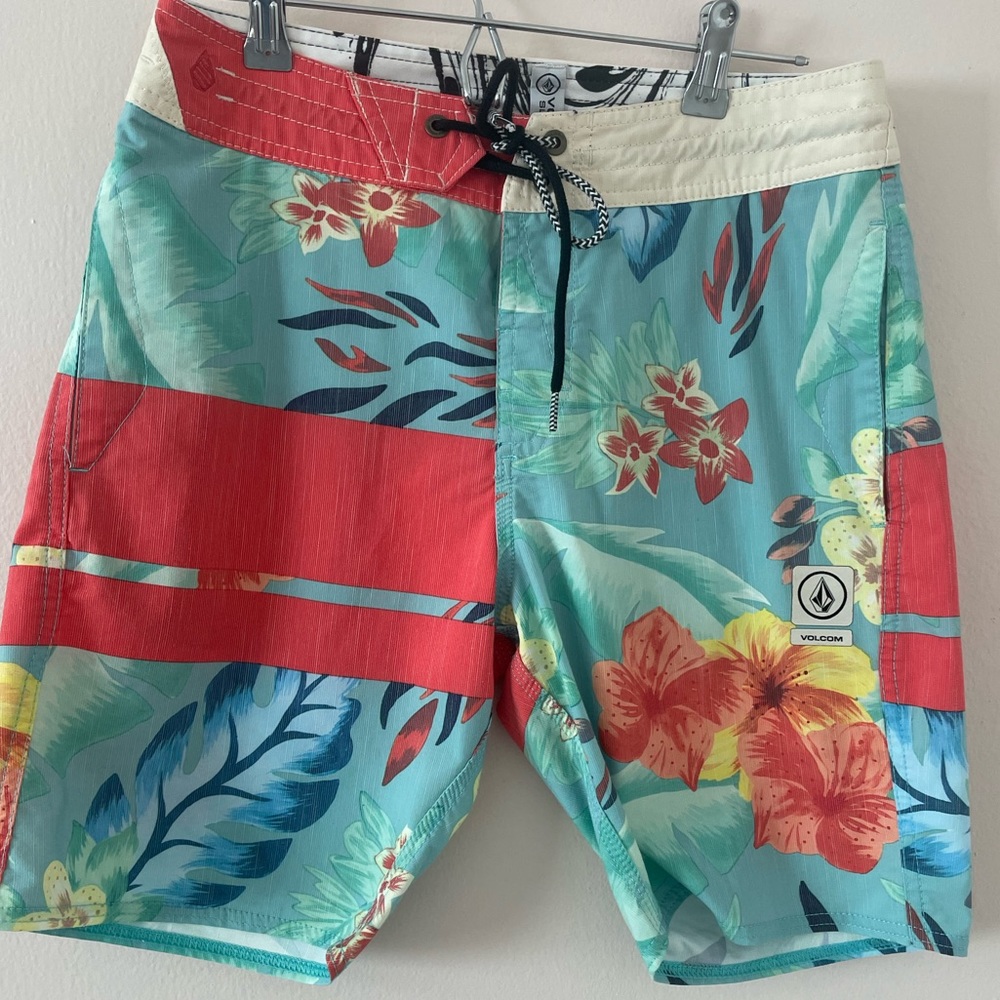 Volcom Slingers men’s multi color  Flowers  surfing board shorts Trunks Sz 28